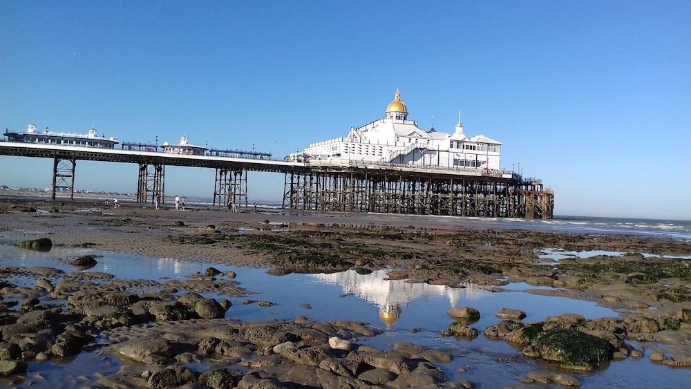 Ebor Lodge Eastbourne Exterior photo